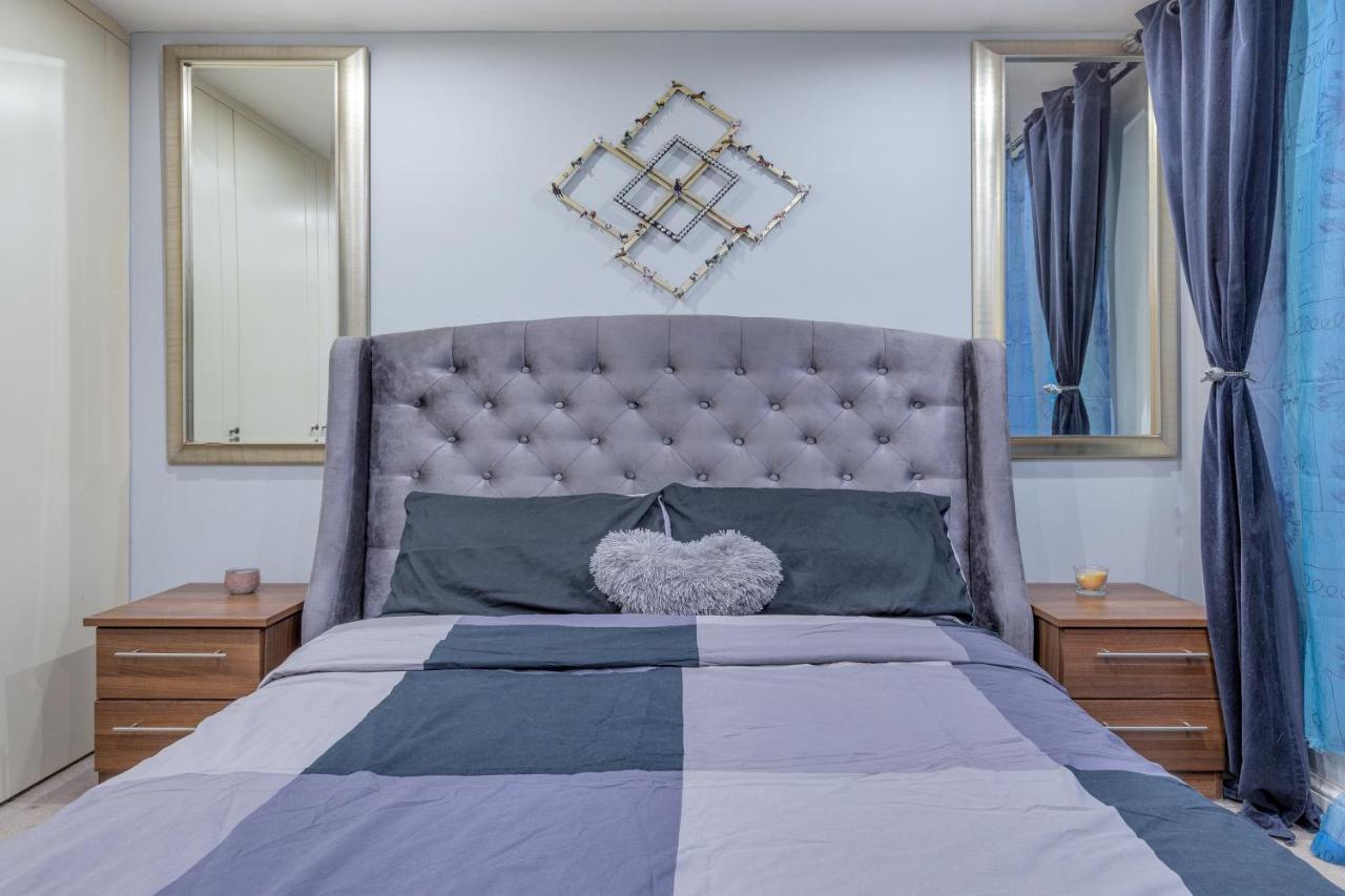 Elegant And Chic 2-Bedroom Basement Apartment In Paddington Лондон Екстериор снимка